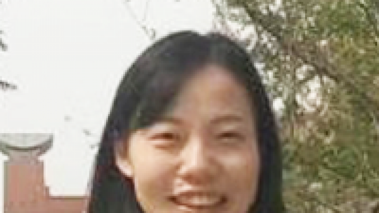 <div class="col-md-7" style="padding:0 20px 0 0;"> 								<h3>曾安如</h3> 								<p>中鐵二局第五工程有限公司<br /><br /><br /></p> 							</div><p class="description">2017年轉(zhuǎn)眼即逝，除了感嘆時(shí)光如梭之外還真不知道他留下了什么。2017年我覺得這一年我的關(guān)鍵詞是考試</p>